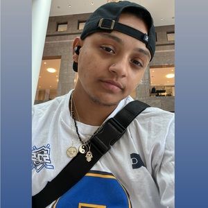 Meet your Posher, Aaron